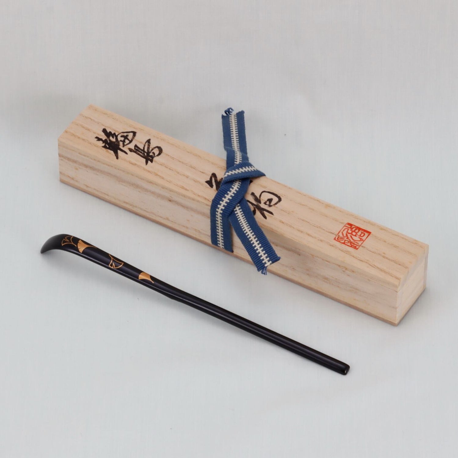 WAJIMA LACQUERWARE CHASHAKU GINNAN MAKIE DESIGN, TRADITIONAL JAPANESE TEA CEREMONY SPOON