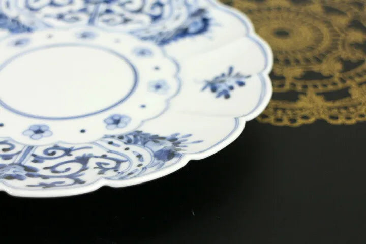 KUTANI (OFFICIAL KILN OF THE IMPERIAL HOUSEHOLD AGENCY) BLUE AND WHITE AUSPICIOUS PATTERN / CHOZA YAMAMOTO