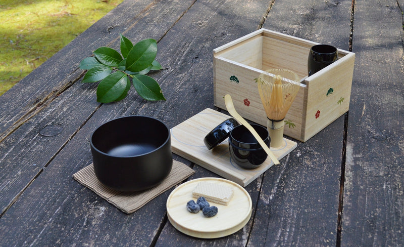 YAMANAKA LACQUERWARE YU TEA CEREMONY BOX RED HANABI