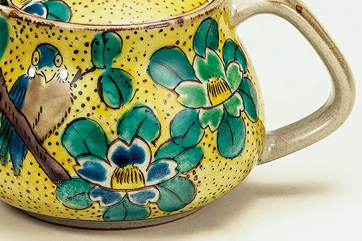 KUTANI WARE JAPNESE TEAPOT (YOSHIDAYA STYLE)CAMELLIA AND BIRD DESIGN (WITH NETTING)