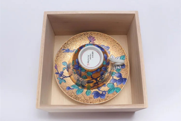 KINRYU KILN ARITA GOLD DECORATION TETSUSEN FLOWER COFFEE CUP (WITH WOODEN BOX)