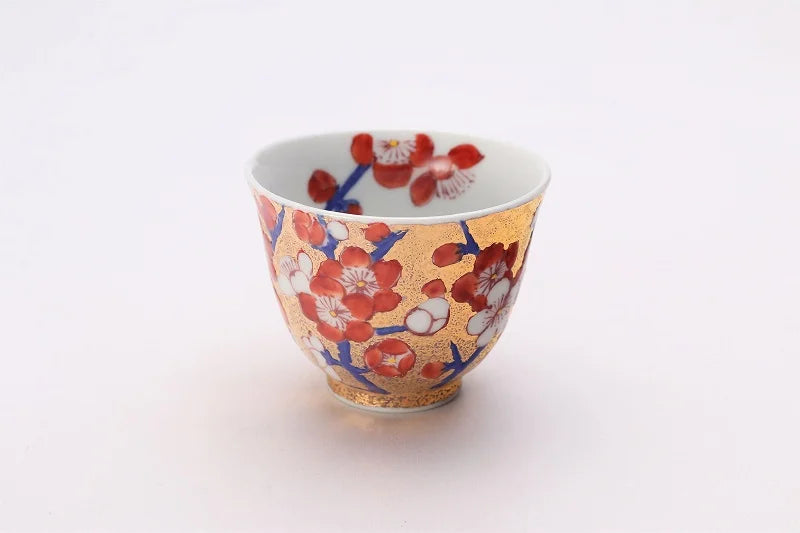 KINRYU KLIN ARITA GOLD-DECORATED PEONY TEA SET WITH WOODEN BOX