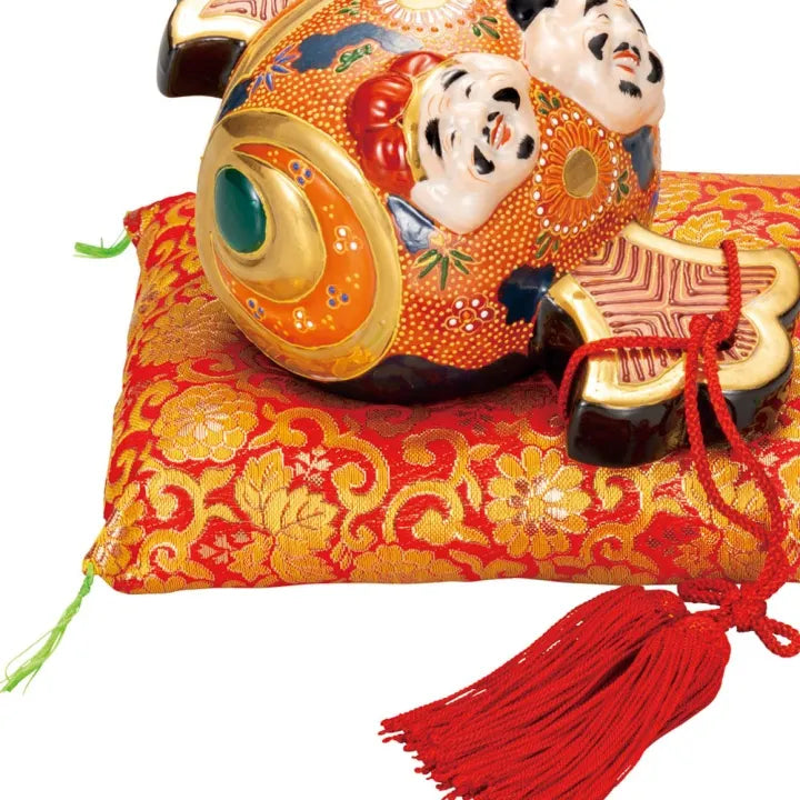 KUTANI WARE MALLET WITH EBISU & DAIKOKU (WITH TASSEL & CUSHION)