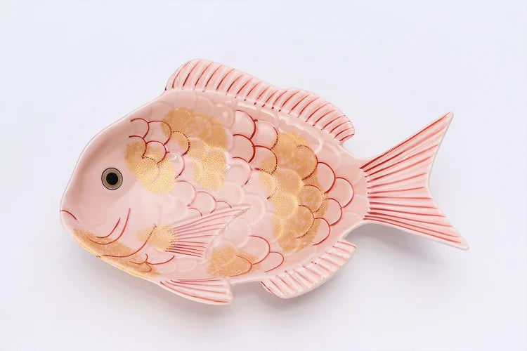 ARITA WARE NISHIKI PINK GLAZE TAI-SHAPED DISH WITH GOLD ACCENTS / KOURAKU KILN