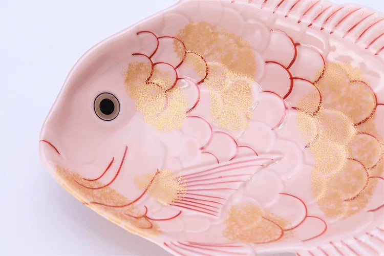 ARITA WARE NISHIKI PINK GLAZE TAI-SHAPED DISH WITH GOLD ACCENTS / KOURAKU KILN