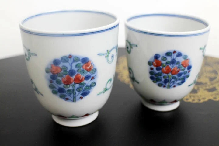 [IMPERIAL HOUSEHOLD PURVEYOR KILN] KUTANI WARE PAIR YUNOMI TEACUPS – TOSAIZU PEACH FRUIT DESIGN BY CHOZA YAMAMOTO