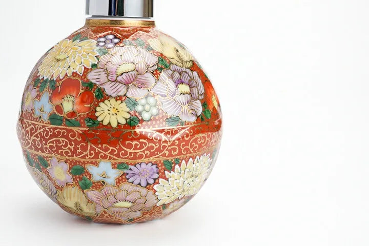 KUTANI WARE SOAP BOTTLE, HANAZUME / TAISHI KILN