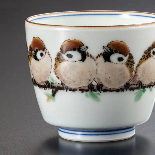 KUTANI GUINOMI SAKE CUP – SPARROWS IN FLIGHT MOTIF, HAND-PAINTED BY TOSHITO NAKAMURA