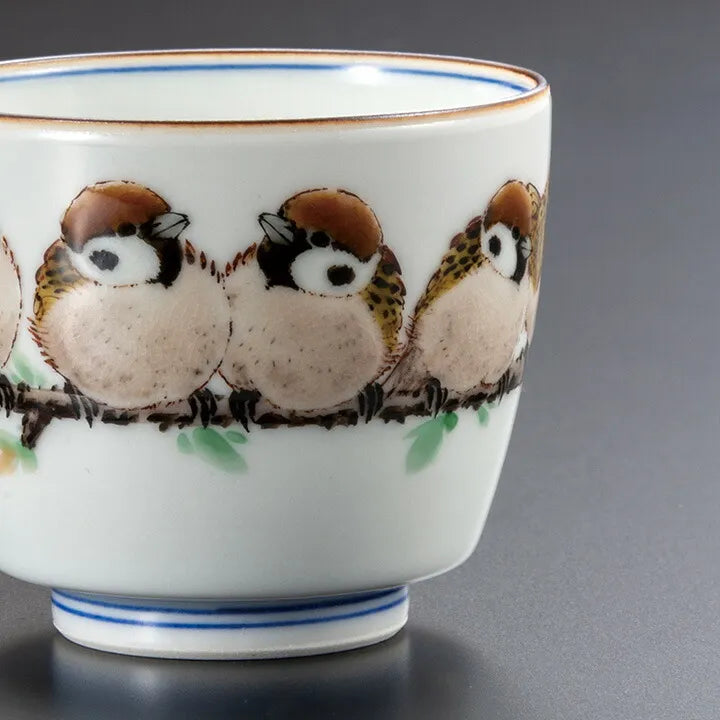 KUTANI GUINOMI SAKE CUP – SPARROWS IN FLIGHT MOTIF, HAND-PAINTED BY TOSHITO NAKAMURA
