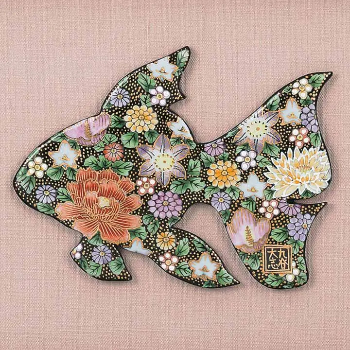 KUTANI WARE CERAMIC PLAQUE HANAZUME GOLDFISH