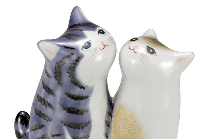 KUTANI WARE FRIENDLY CATS PURPLE AND GOLD GLAZE