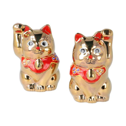 KUTANI WARE  PAIR OF LUCKY CATS KINSAI /(WITH STAND AND WOODEN NAMEPLATE)
