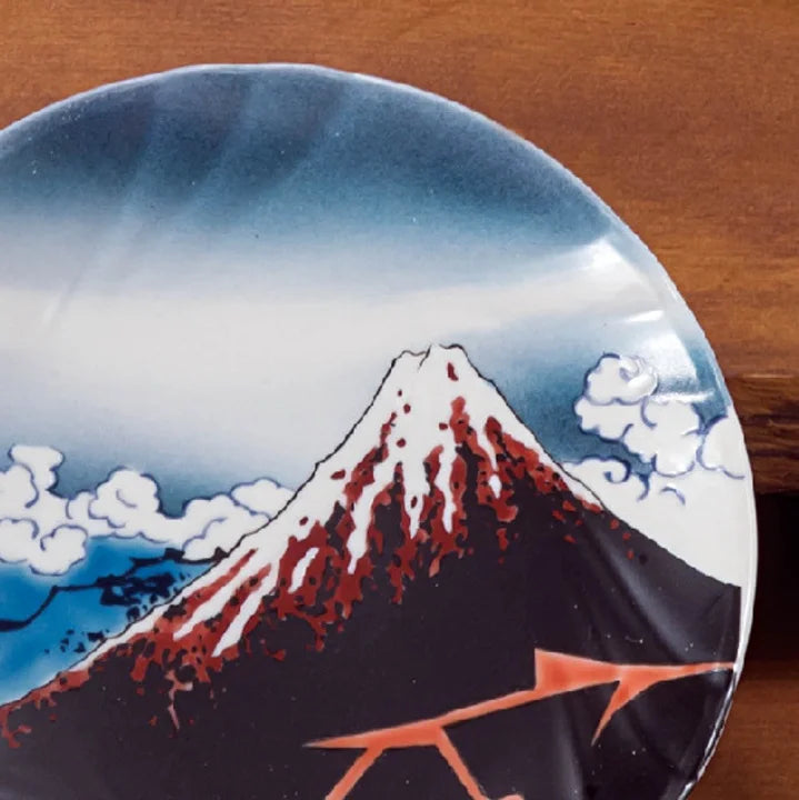 KUTANI WARE DECORATIVE PLATE - HOKUSAI SANKA HAKU'U (MOUNTAIN AND RIVER WITH WHITE RAIN) DESIGN, BIZAN KILN, JAPANESE CERAMIC ART