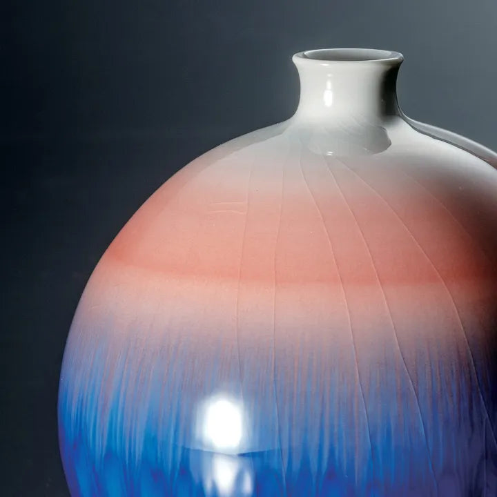 KUTANI WARE YUSAI GLAZED ART VASE “SHŌJŌ” BY TOKUDA YASOKICHI III | SIGNED | WITH PAULOWNIA WOOD BOX (WITH RIBBON THREADING)