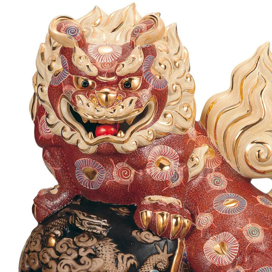 KUTANI WARE STANDING LION WITH DRAGON SCULPTURE – PREMIUM JAPANESE PORCELAIN GUARDIAN STATUE, HANDCRAFTED