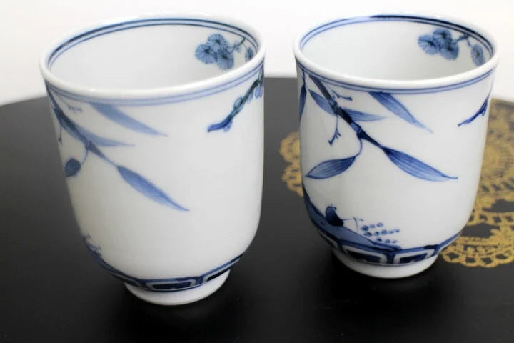 KUTANI WARE IMPERIAL HOUSEHOLD AGENCY OFFICIAL KILN SET TEACUP (SORINMON SHOCHIKUBAI) / CYOZA YAMAMOTO
