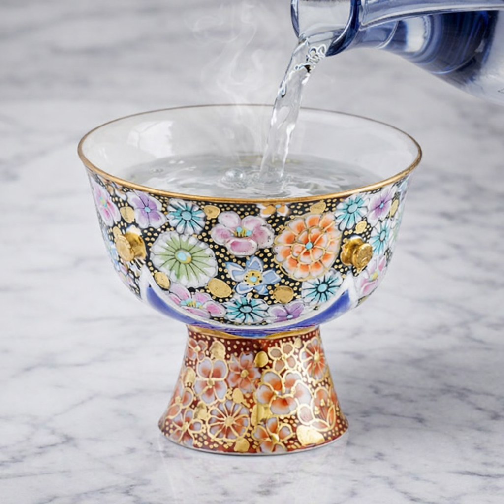 JAPANESE KUTANI SAKE CUP – HANA-TSUME FLORAL GOLD DECORATION BY ARTIST TAKAFUMI TAKA