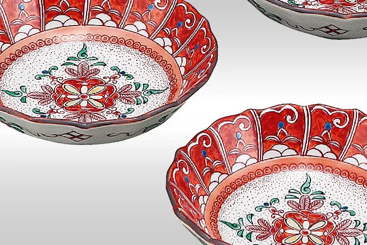 KUTANI PORCELAIN KOBACHI SET - IIDAYA DESIGN, TRADITIONAL JAPANESE ART