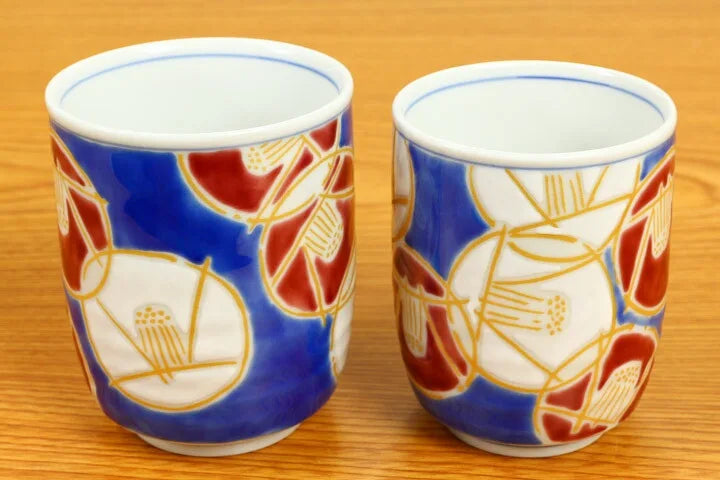 BIZAN KLIN KUTANI YUNOMI SET GOLDEN CAMELLIA PATTERN ON NAVY BLUE BACKGROUND