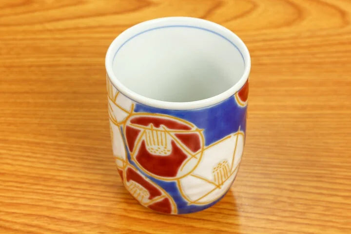 BIZAN KLIN KUTANI YUNOMI SET GOLDEN CAMELLIA PATTERN ON NAVY BLUE BACKGROUND