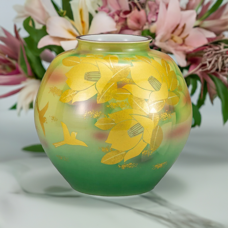 KUTANI WARE FLOWER VASE  GOLD LEAF CAMELLIA AND BIRD/ KOYO