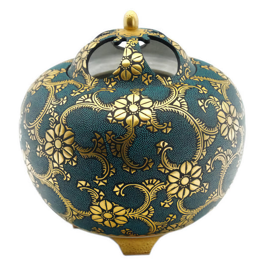 KINGYOKU NAKADA KUTANI INCENSE BURNER – "WHIRL PATTERN BLUE DOTS WITH DOUBLE CLEMATIS ARABESQUE"